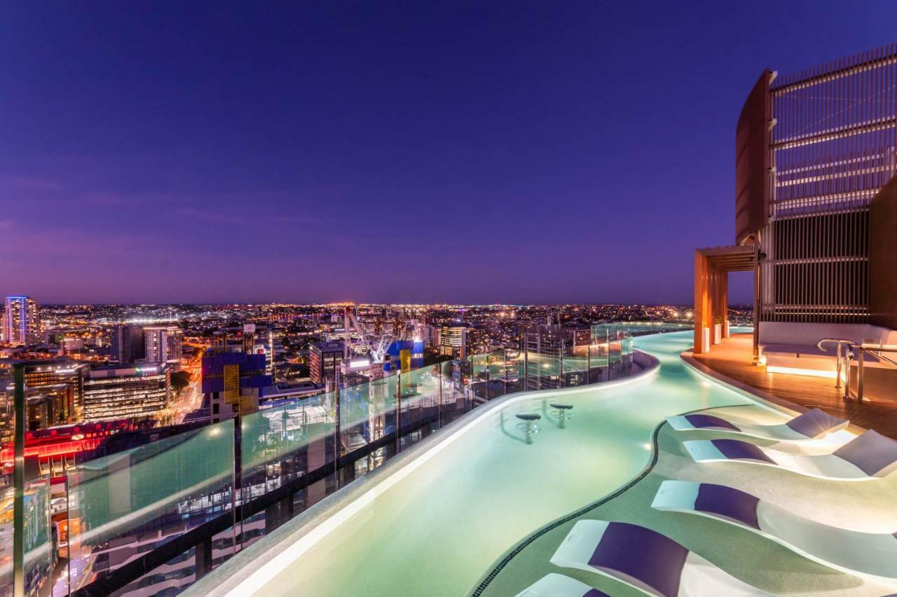 Fv By Peppers Aparthotel Brisbane Eksteriør bilde Skyline rooftop pool