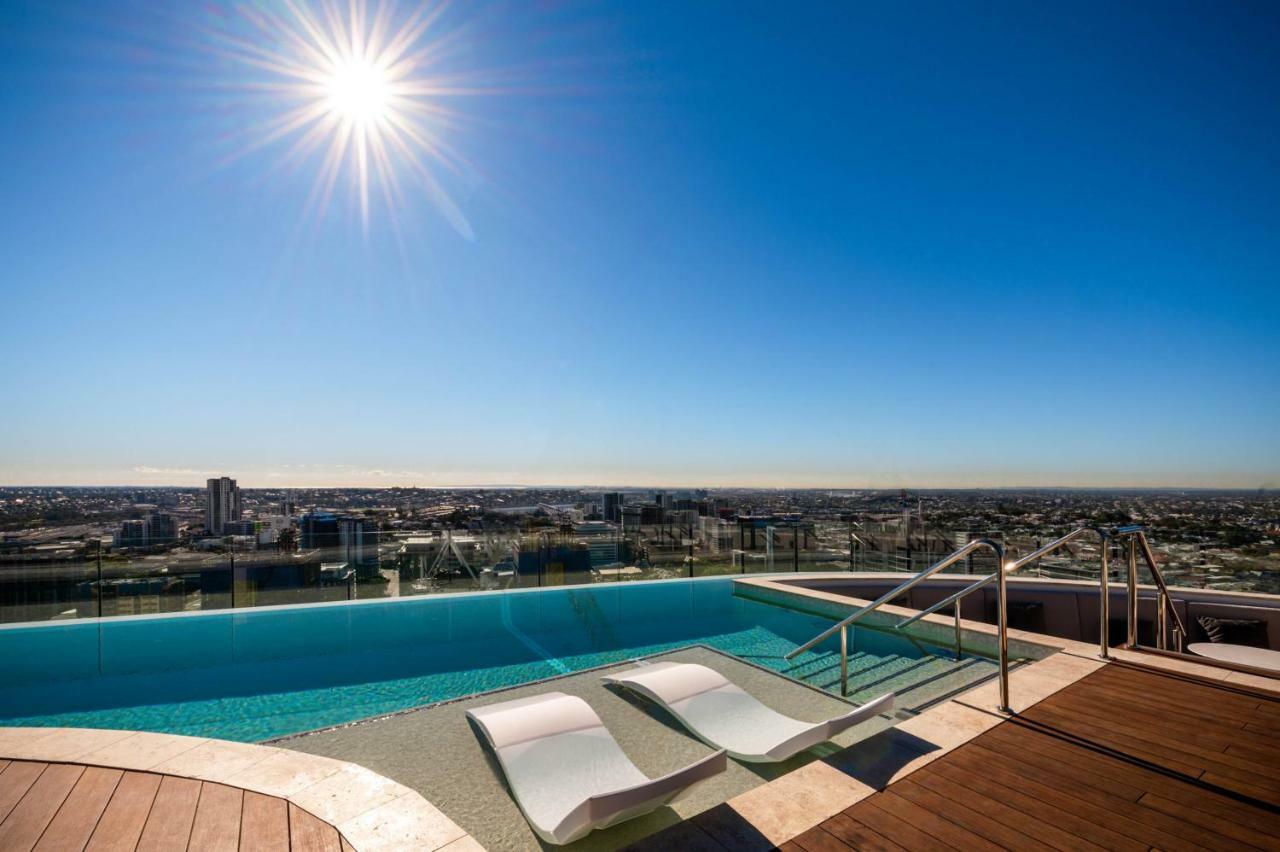 Fv By Peppers Aparthotel Brisbane Eksteriør bilde Skyline pool